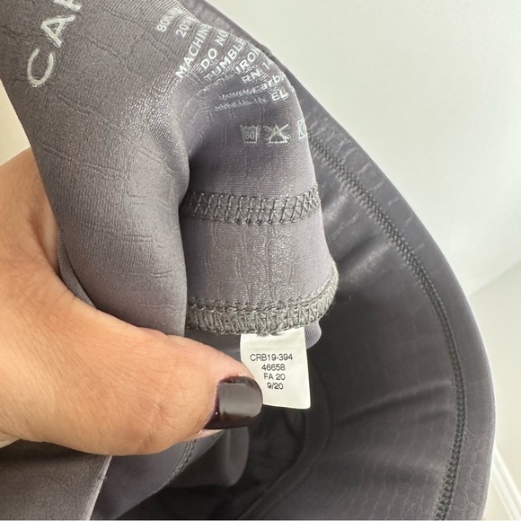 Carbon38 High Rise Full Length Leggings in Crocodile Takara Shine Lynx Grey - Picture 6 of 7